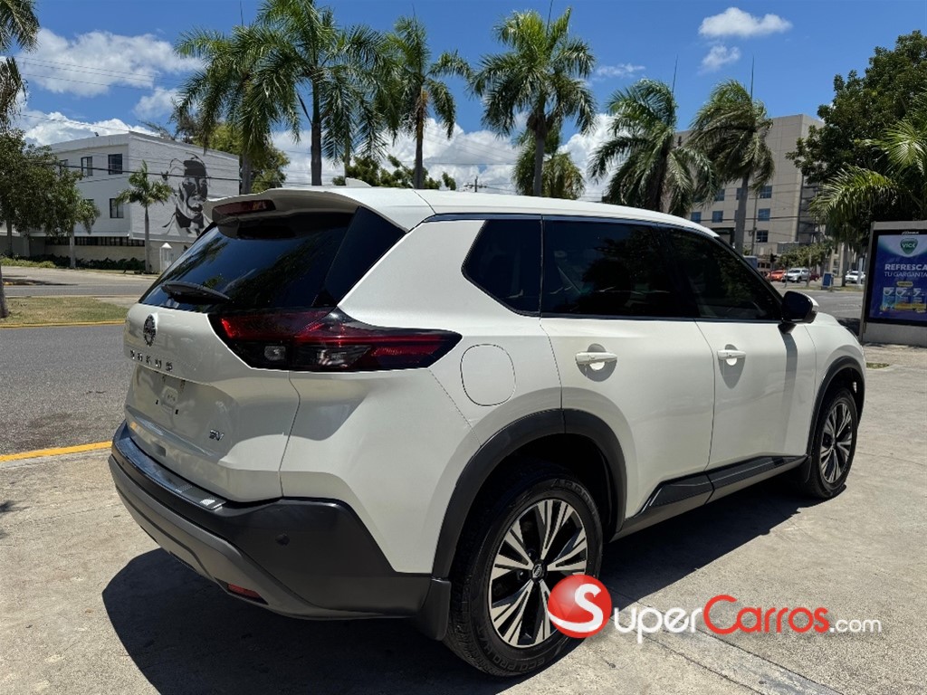 2021 Nissan Rogue SV — foto 4 / 10