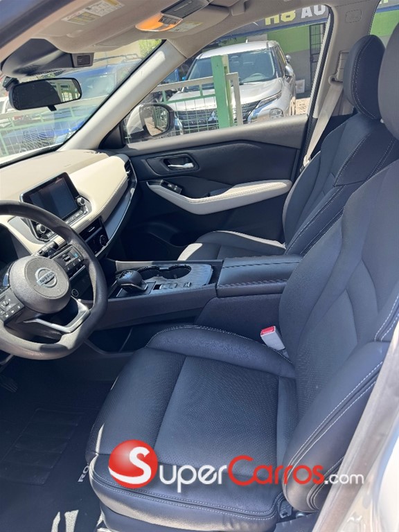 2021 Nissan Rogue SV — foto 5 / 10