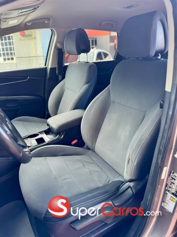 2016 Kia Sorento LX — foto 9 / 10