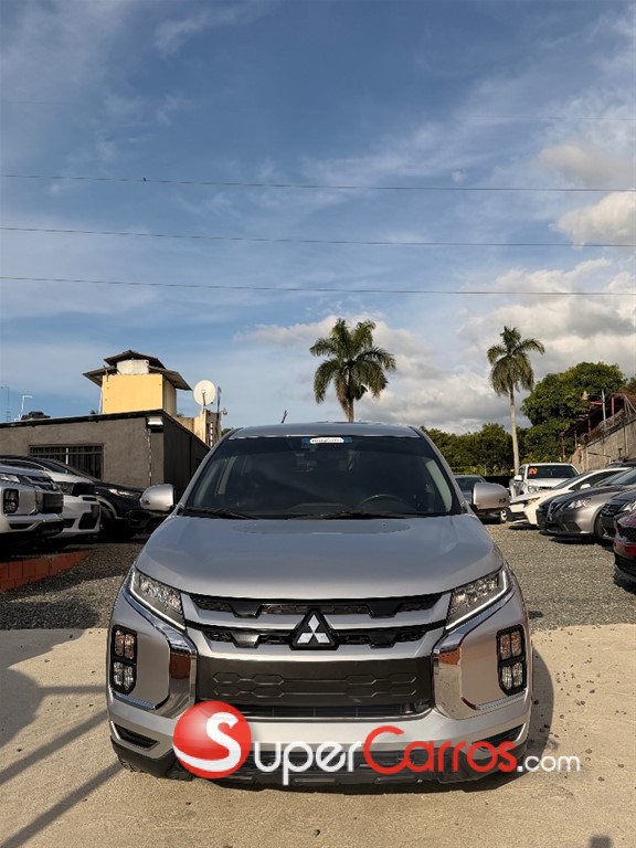 2021 Mitsubishi Motors Outlander Sport SE — foto 2 / 11