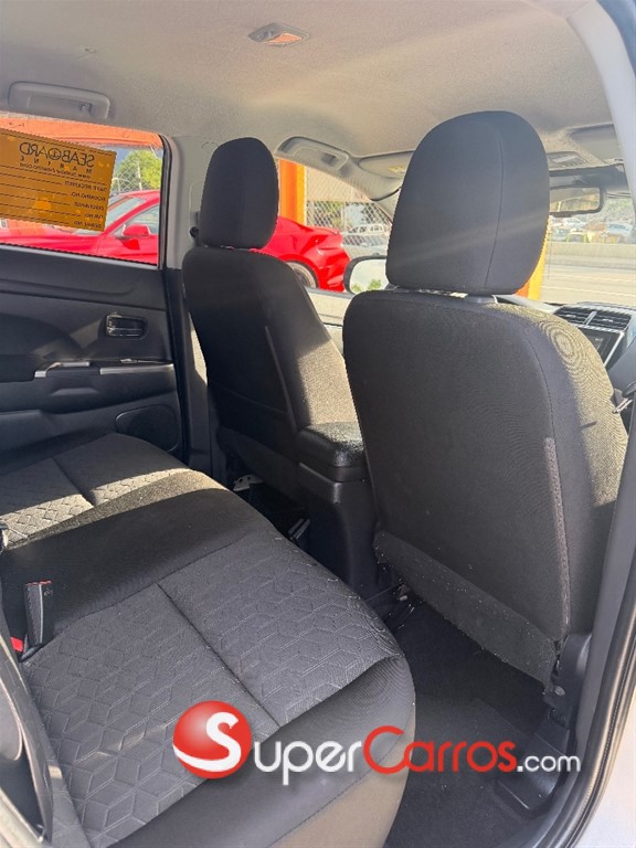 2021 Mitsubishi Motors Outlander Sport SE — foto 6 / 11