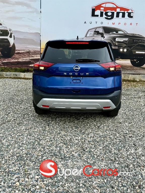 2023 Nissan Rogue SV — foto 5 / 12