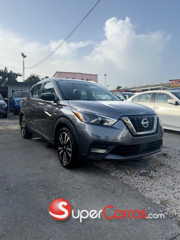 2020 Nissan Kicks SR