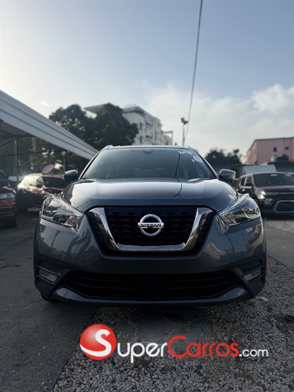 2020 Nissan Kicks SR — foto 2 / 11