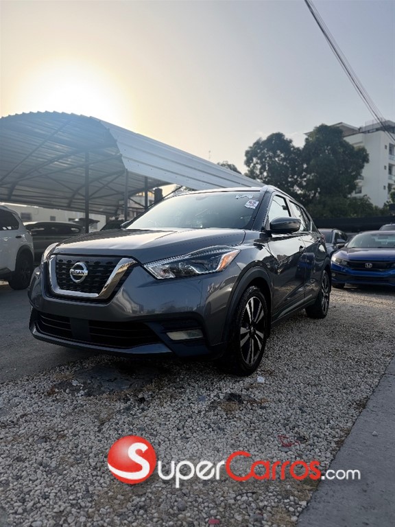 2020 Nissan Kicks SR — foto 3 / 11