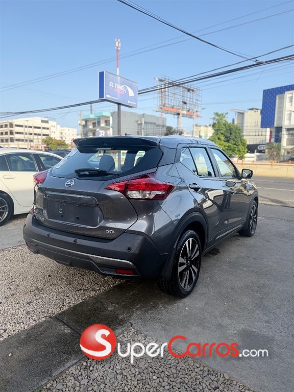 2020 Nissan Kicks SR — foto 4 / 11