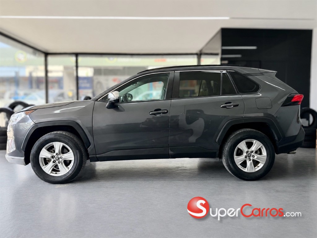 2020 Toyota RAV4 XLE — foto 3 / 11