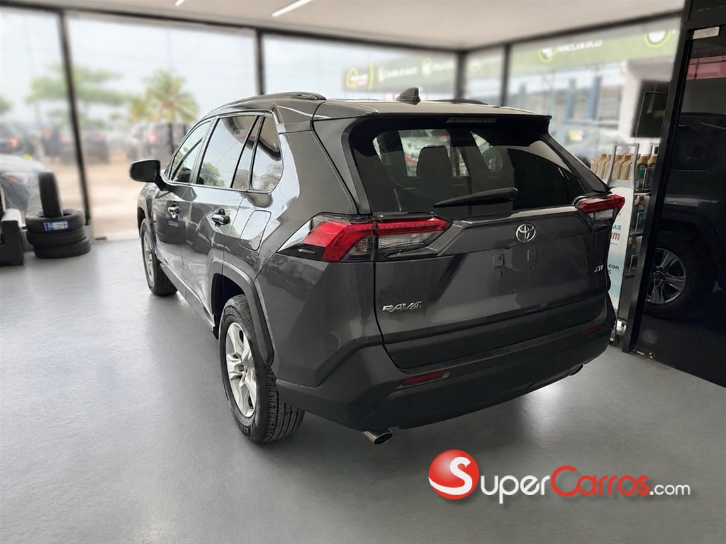 2020 Toyota RAV4 XLE — foto 4 / 11