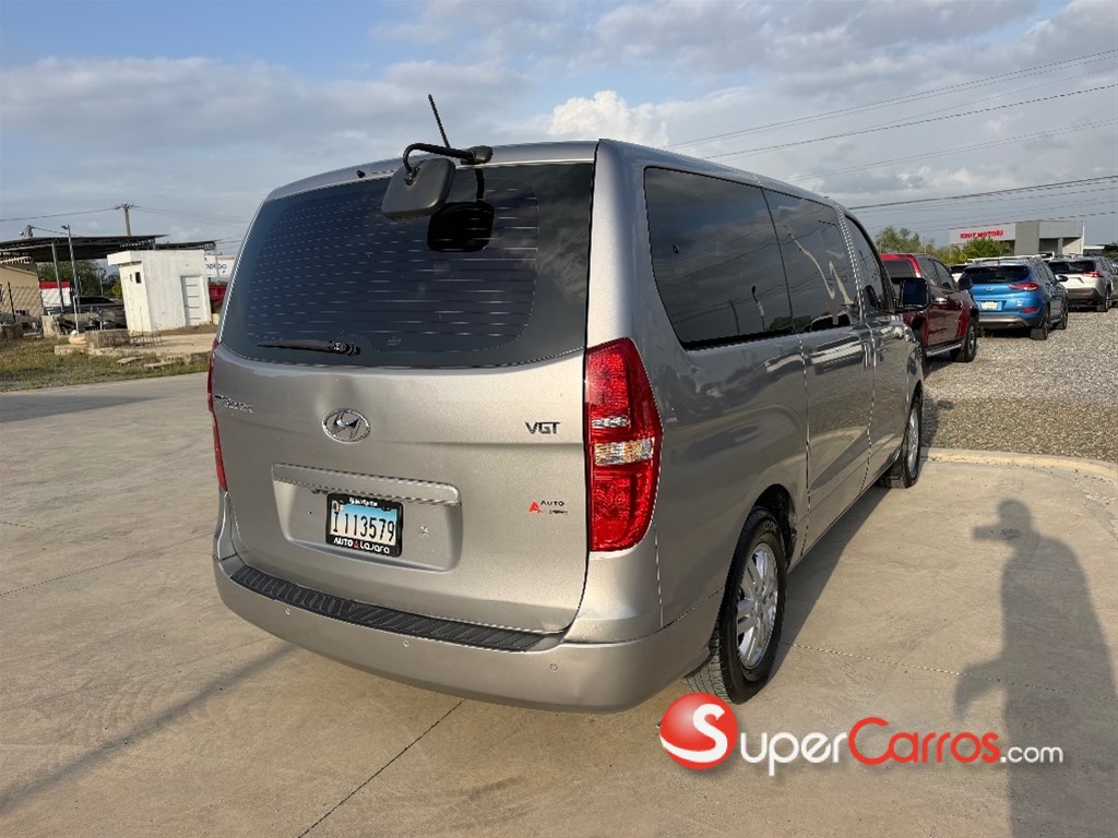 2017 Hyundai Grand Starex — foto 4 / 9