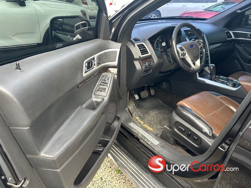 2013 Ford Explorer — foto 7 / 12