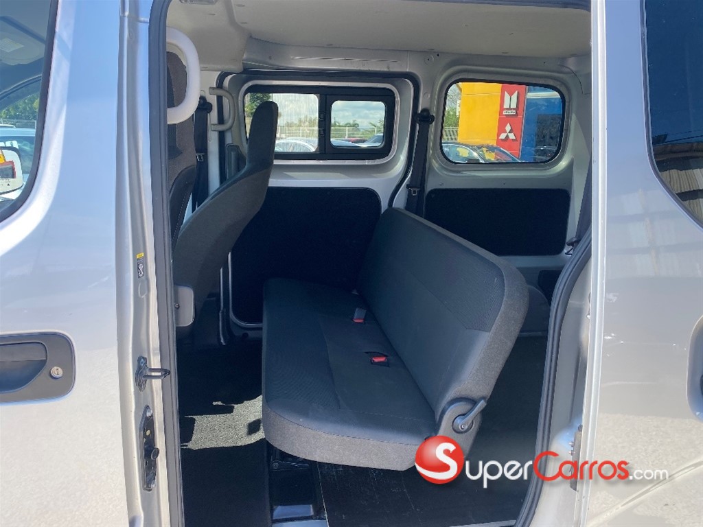 2020 Nissan NV 200 — foto 9 / 12