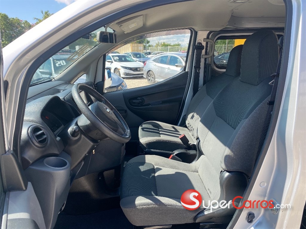 2020 Nissan NV 200 — foto 10 / 12