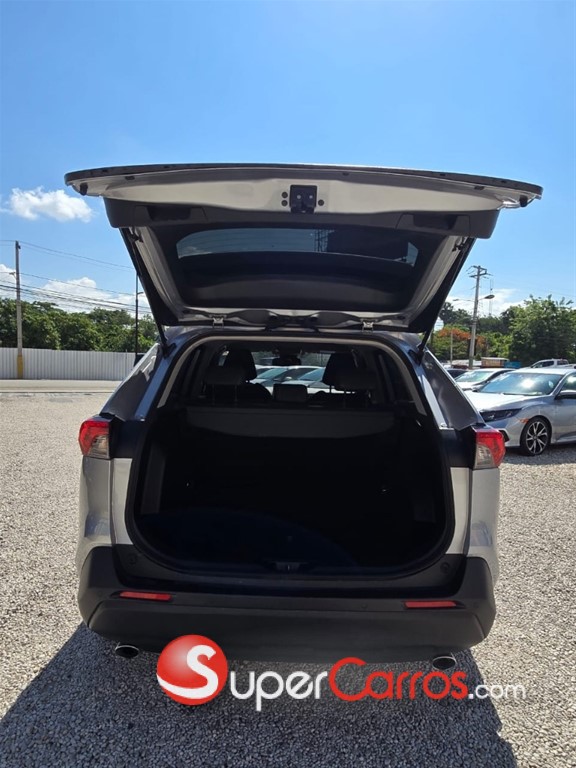 2023 Toyota RAV4 LE Hibrid — foto 8 / 11