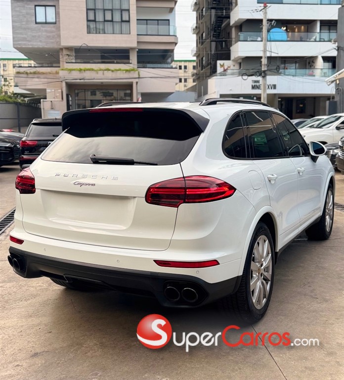 2017 Porsche Cayenne — foto 4 / 8