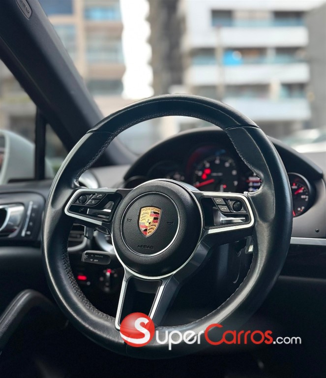 2017 Porsche Cayenne — foto 7 / 8