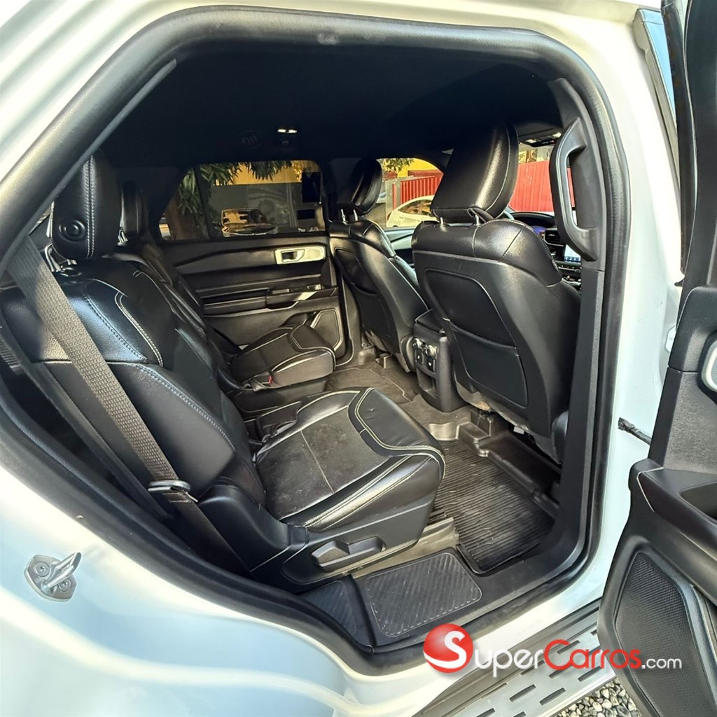 2020 Ford Explorer ST — foto 10 / 12