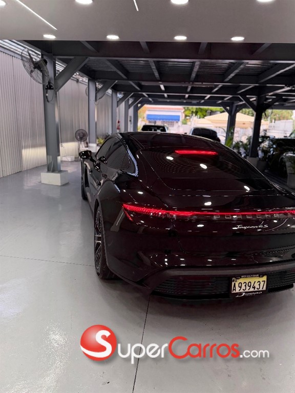 2021 Porsche Taycan 4S — foto 4 / 9