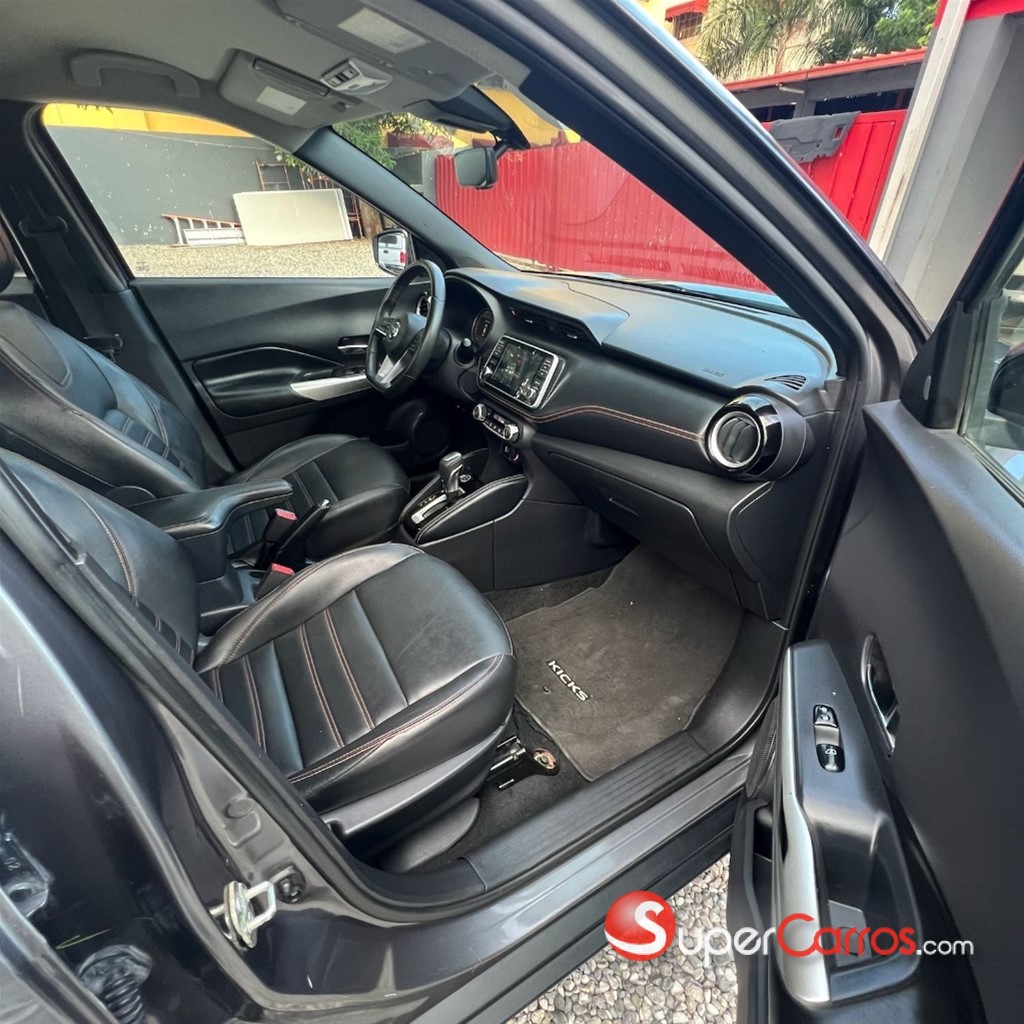 2020 Nissan Kicks SR — foto 9 / 12