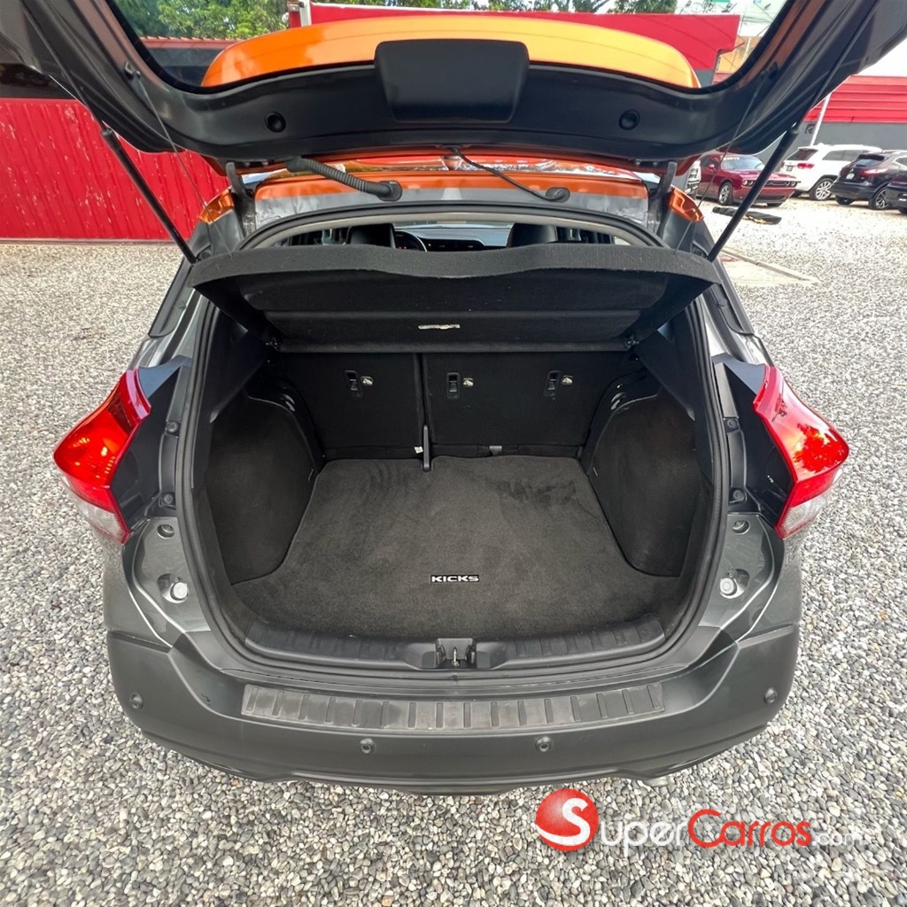 2020 Nissan Kicks SR — foto 11 / 12