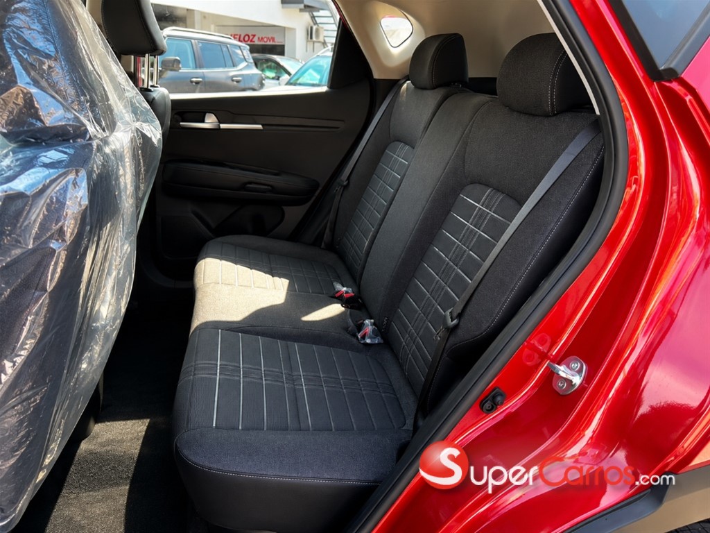 2027 Kia Sonet — foto 7 / 8