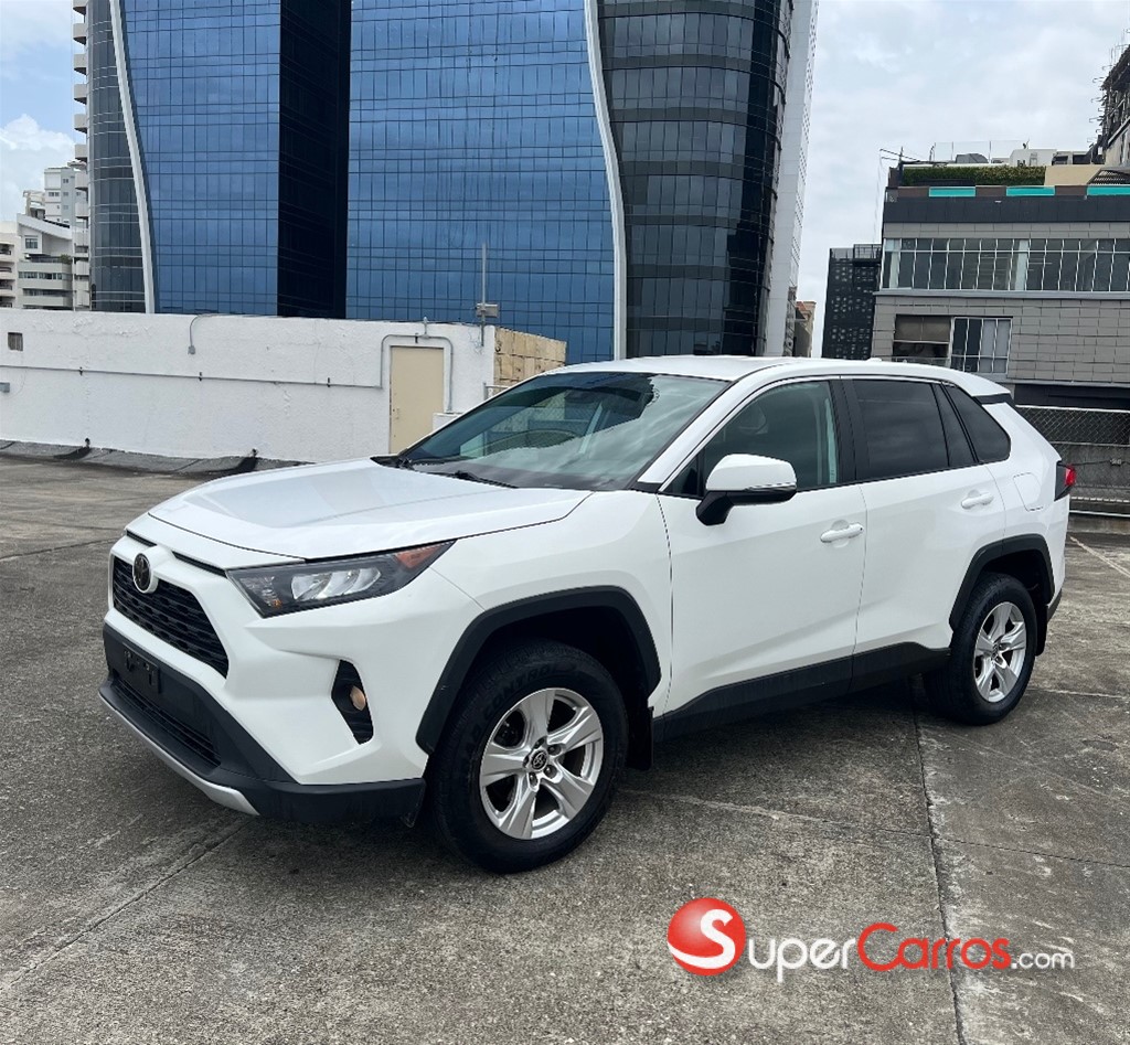 2022 Toyota RAV4 LE