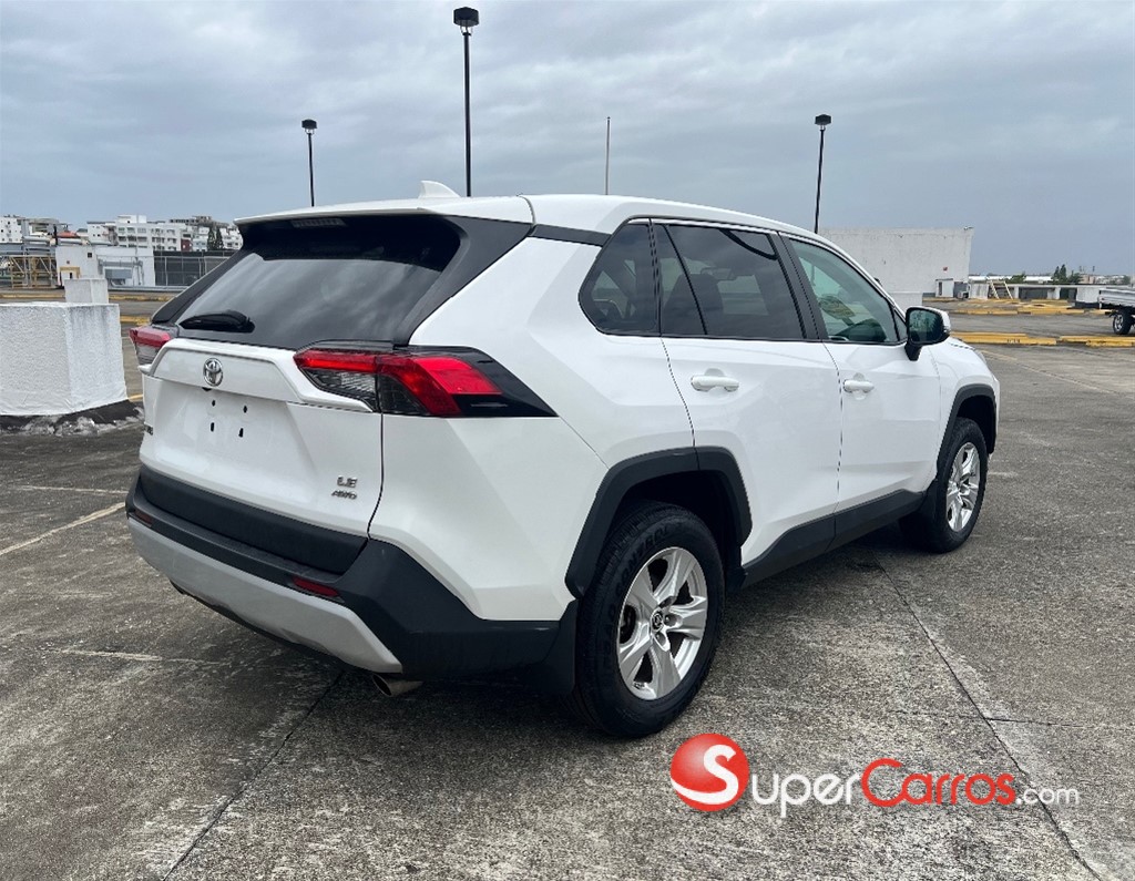 2022 Toyota RAV4 LE — foto 4 / 10