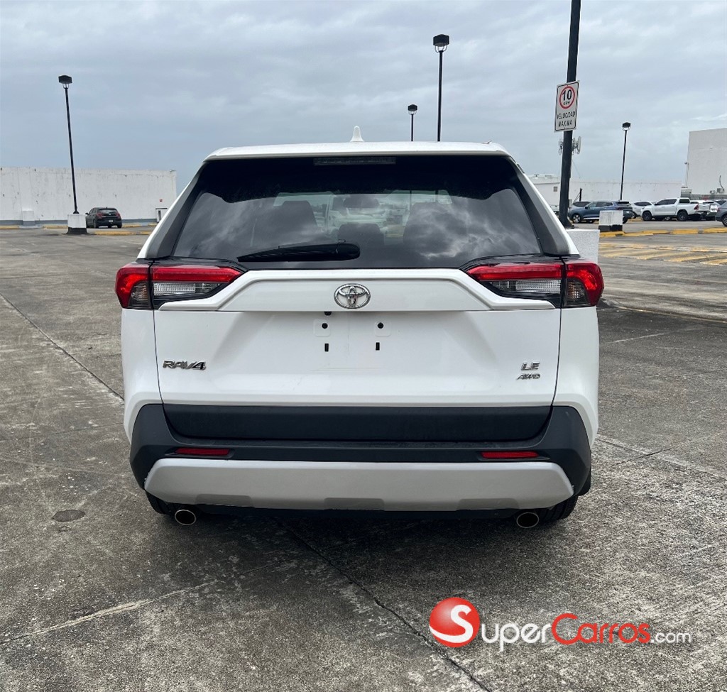 2022 Toyota RAV4 LE — foto 5 / 10