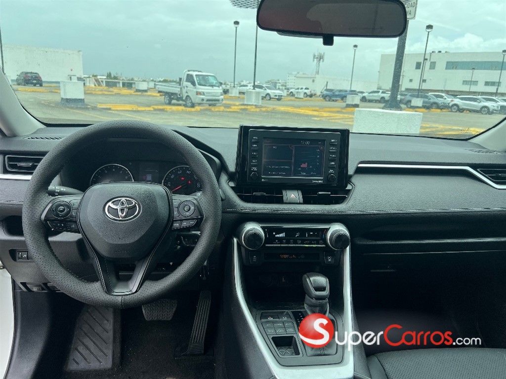 2022 Toyota RAV4 LE — foto 8 / 10