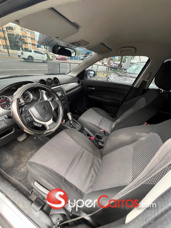 2017 Suzuki Vitara GL — foto 4 / 10