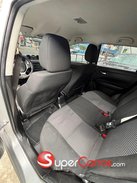 2017 Suzuki Vitara GL — foto 5 / 10