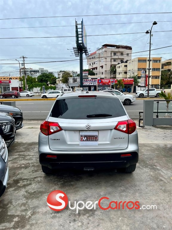 2017 Suzuki Vitara GL — foto 8 / 10