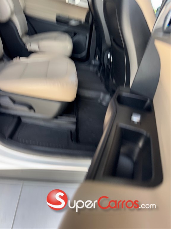 2020 Ford Explorer Limited — foto 8 / 12