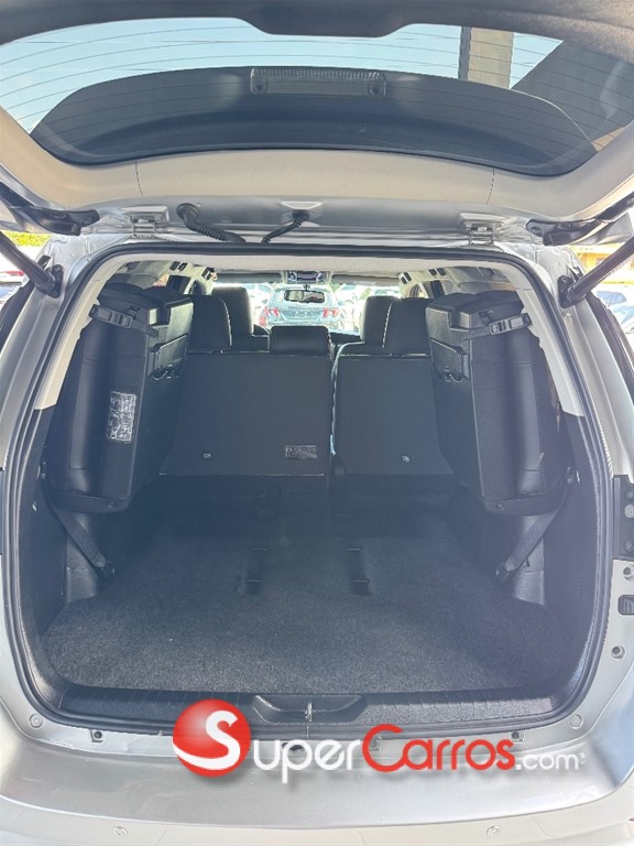 2022 Toyota Fortuner SRV — foto 8 / 12