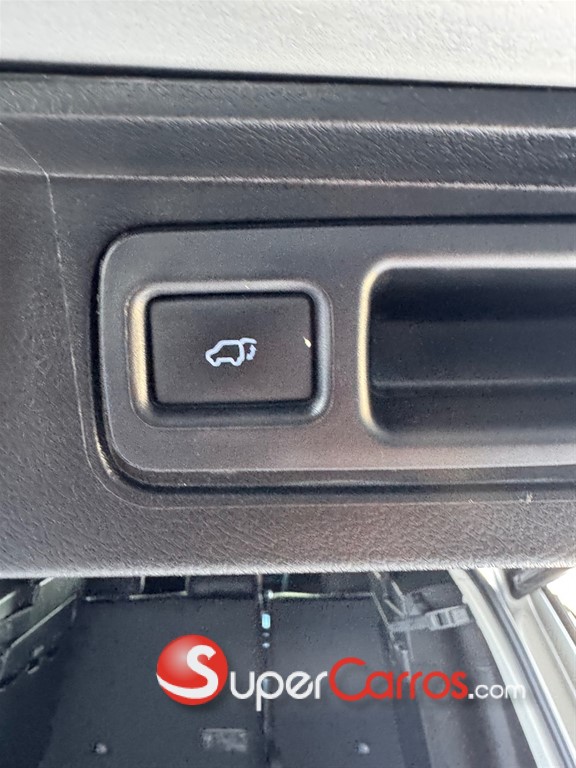 2022 Toyota Fortuner SRV — foto 12 / 12