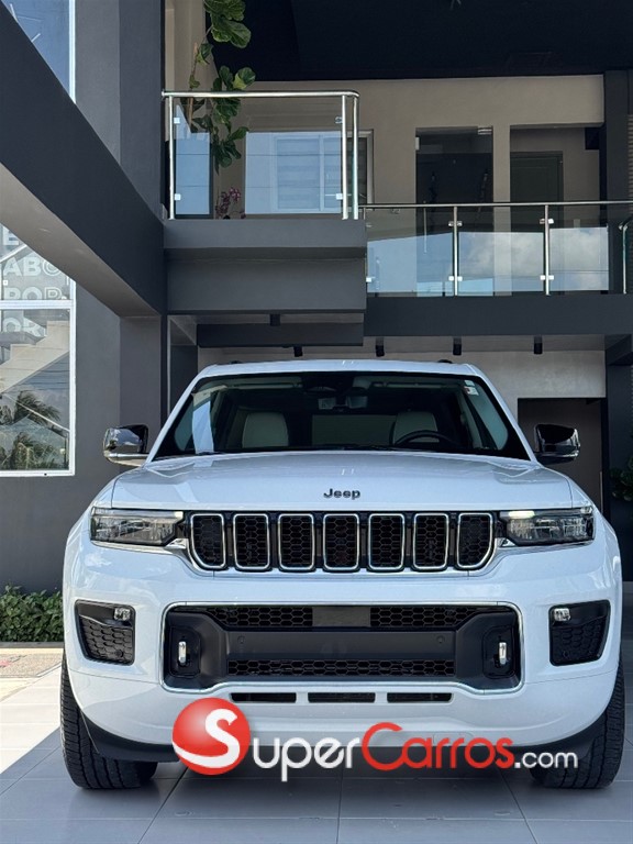 2022 Jeep Grand Cherokee Overland — foto 2 / 12