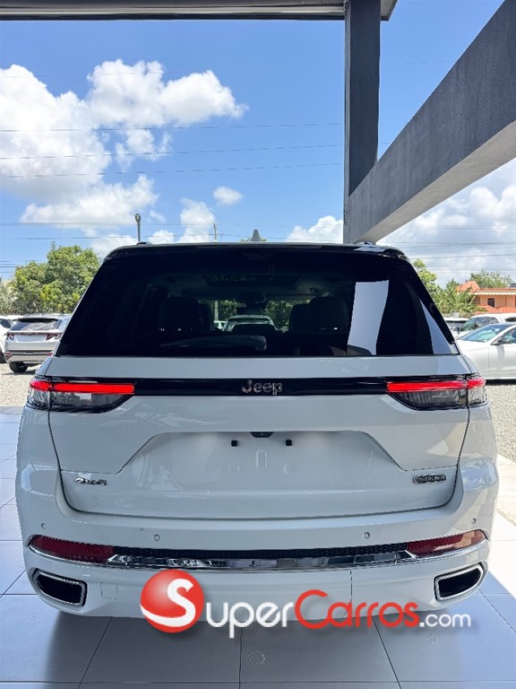 2022 Jeep Grand Cherokee Overland — foto 4 / 12