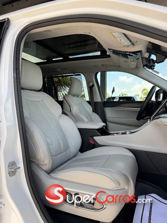 2022 Jeep Grand Cherokee Overland — foto 5 / 12