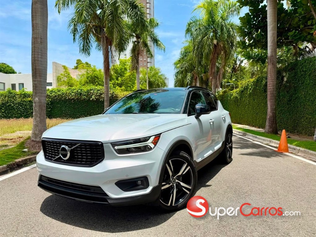 2020 Volvo XC40 R-Design — foto 2 / 8