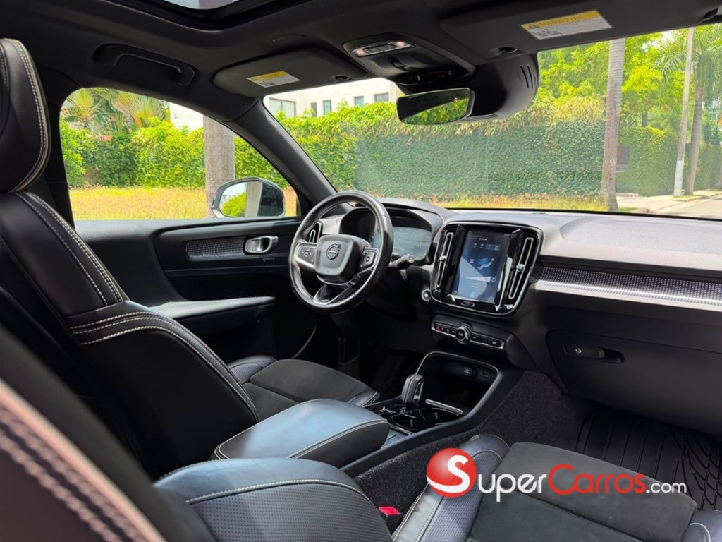 2020 Volvo XC40 R-Design — foto 5 / 8