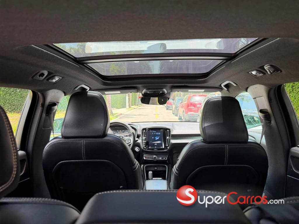 2020 Volvo XC40 R-Design — foto 6 / 8