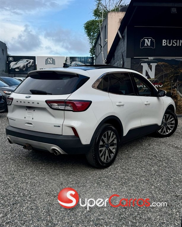 2020 Ford Escape Titanium — foto 3 / 9