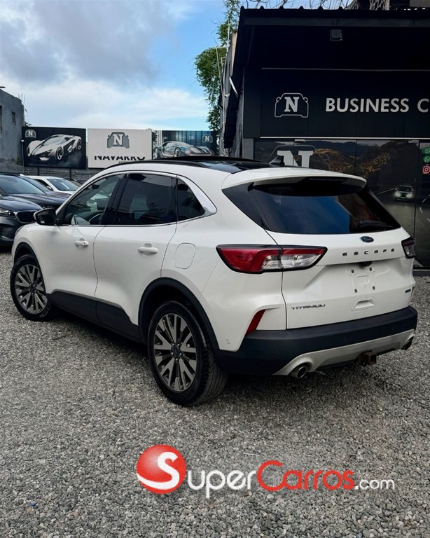 2020 Ford Escape Titanium — foto 4 / 9