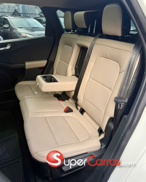 2020 Ford Escape Titanium — foto 6 / 9