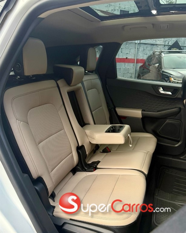 2020 Ford Escape Titanium — foto 8 / 9