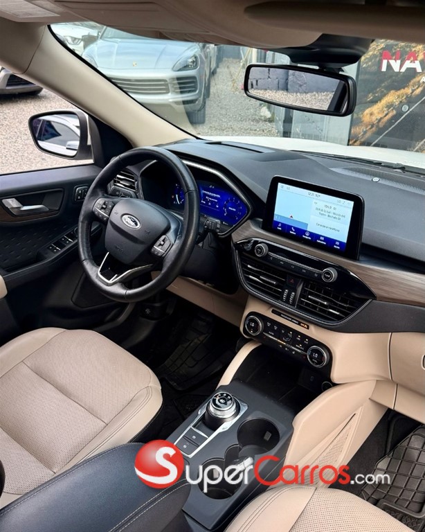 2020 Ford Escape Titanium — foto 9 / 9