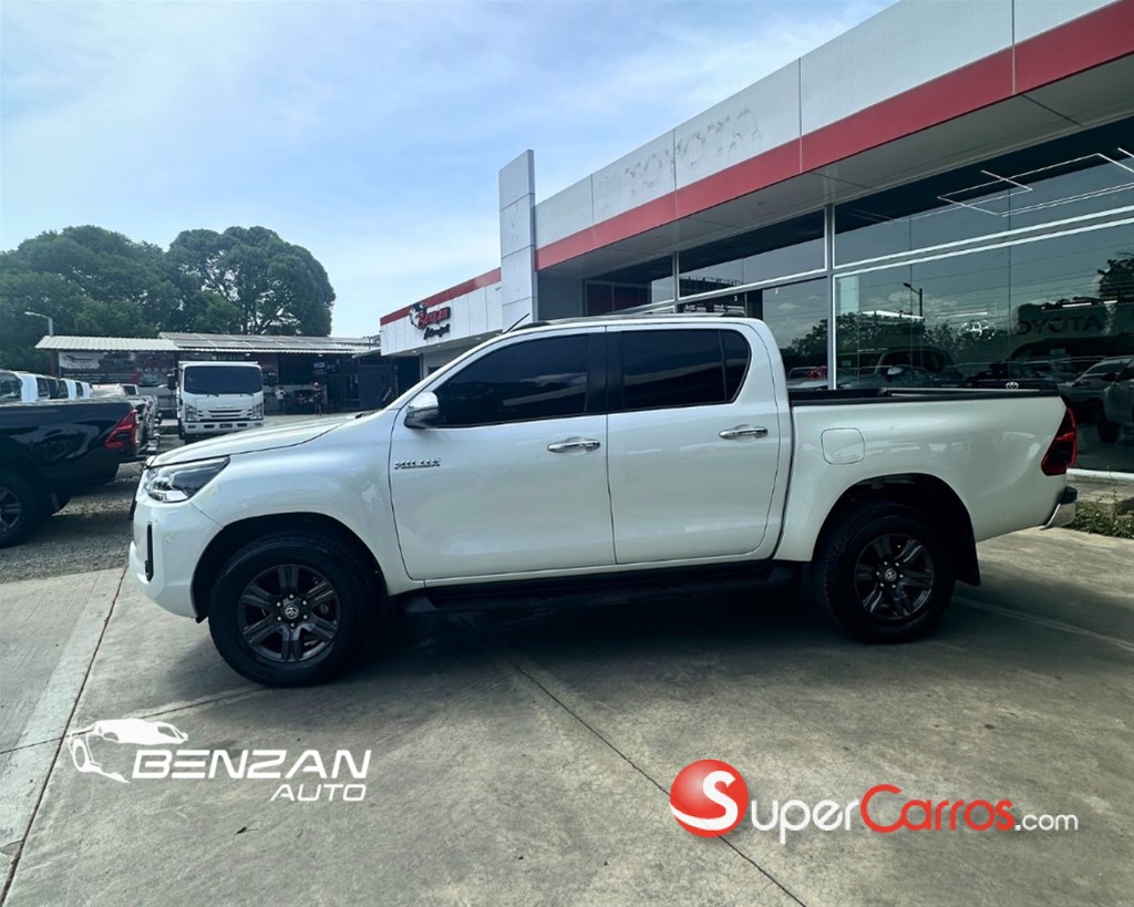 2022 Toyota Hilux Limited — foto 2 / 8