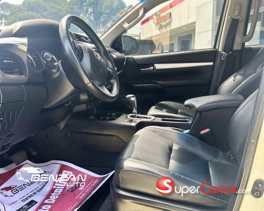 2022 Toyota Hilux Limited — foto 7 / 8