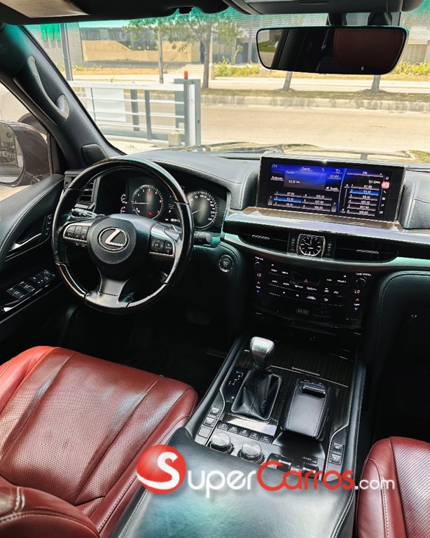 2016 Lexus LX 570 — foto 6 / 12