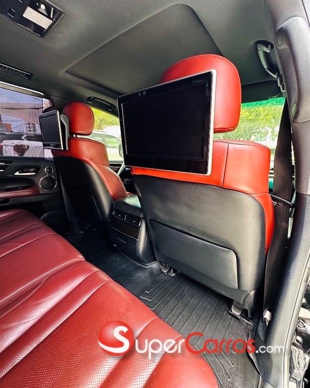 2016 Lexus LX 570 — foto 7 / 12