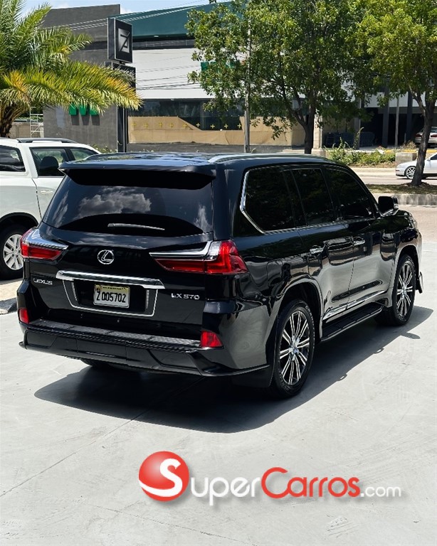2016 Lexus LX 570 — foto 10 / 12